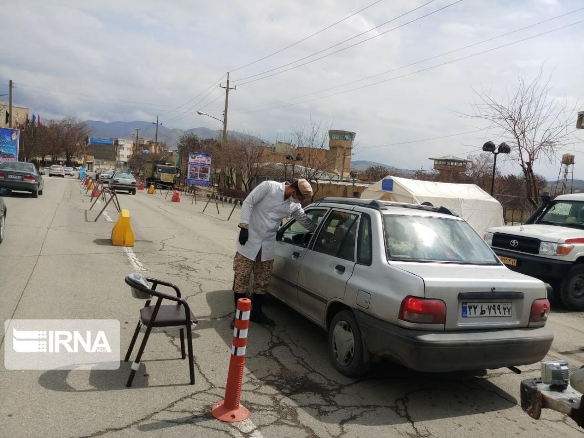 خبرنگاران کنترل خودروها در ورودی های سقز تشدید شد خبرنگاران کنترل خودروها در ورودی های سقز تشدید شد
