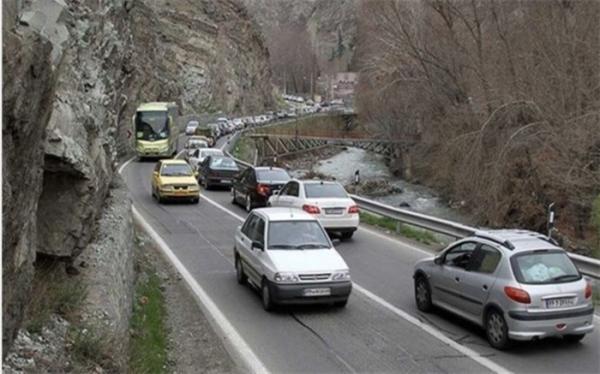 مسافران به جاده های هراز، چالوس و آزادراه تهران شمال نروند